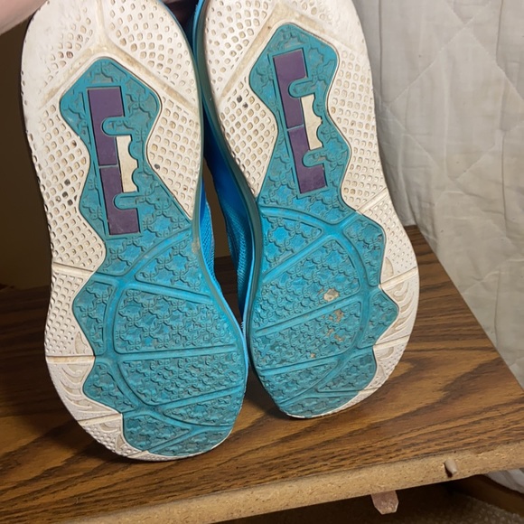 Nike Lebron 9 Low Summit Lake Hornets - Picture 6 of 7